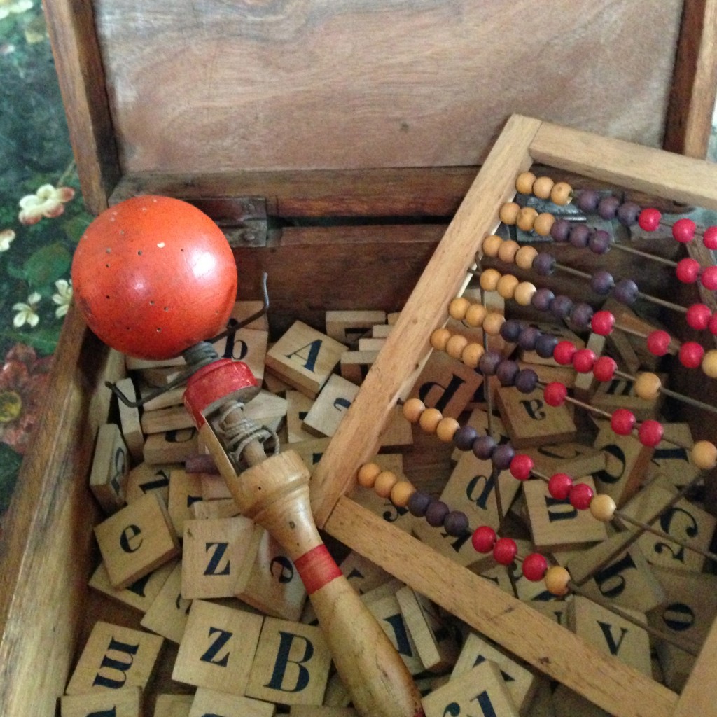jeu de cubes et bilboquet