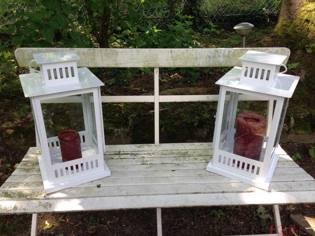 lanternes sur un banc