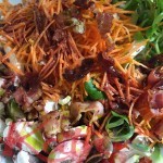 salade carottes, champignons, poulet, lard fumé