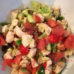 Salade de pamplemousse, avocats, pistaches, dinde, raisins