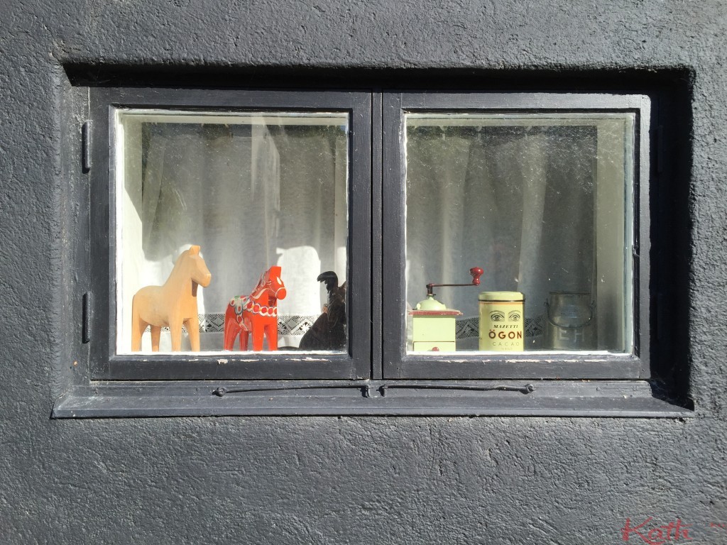 fenêtre décorée suédoise