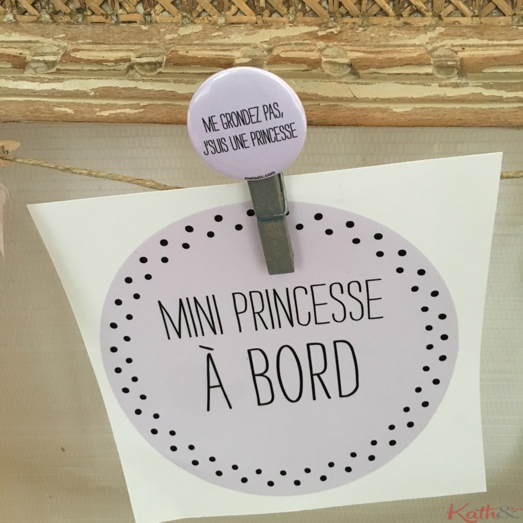 Auto collant et badge :Ma boutique en balade