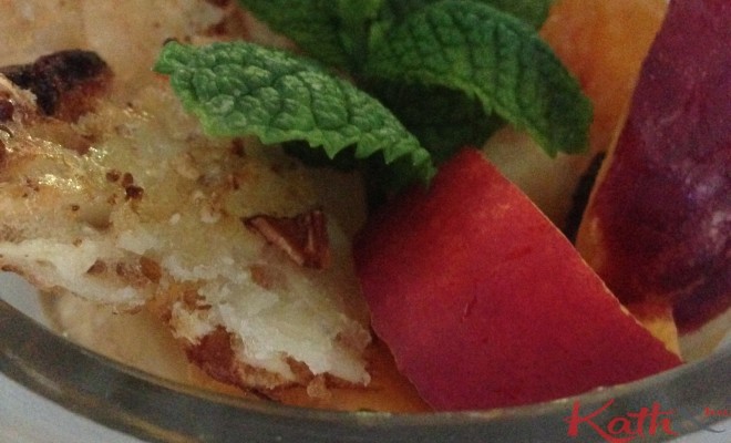 Pêches et nectarines au gingembre et à la menthe, amandes Polignac