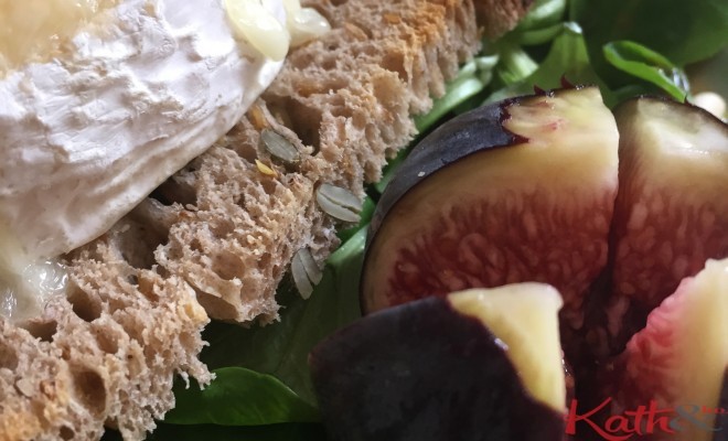 Salade de chèvre chaud aux figues