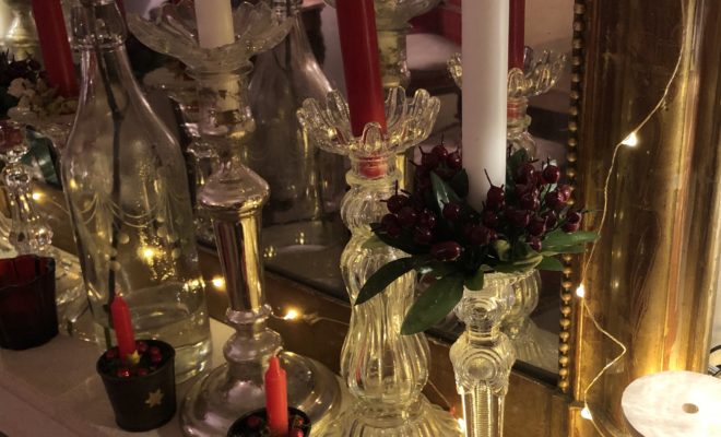 Bougeoir en verre vintage, bougie et couronne de bougie